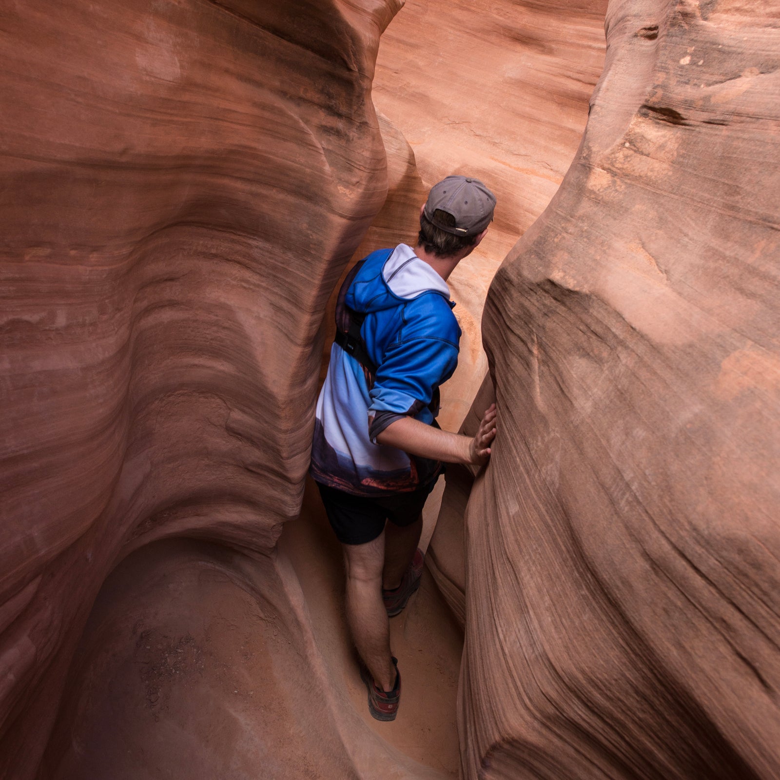 Mountaincognito Outdoor Apparel